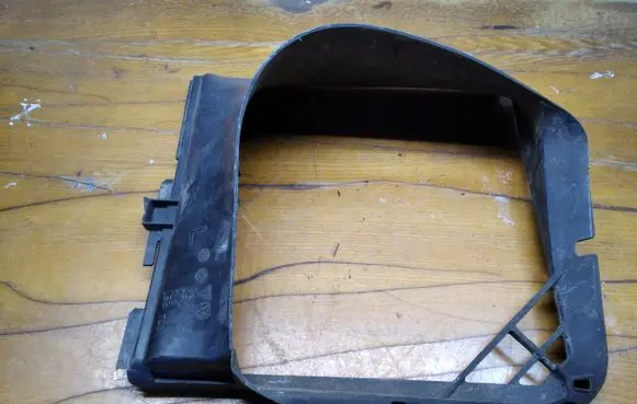 Volkswagen Touareg I Other engine bay part 7L0117339