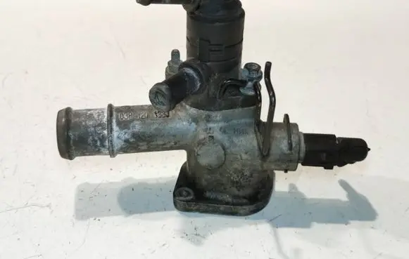 Volkswagen Sharan Engine coolant pipe/hose 038121133J