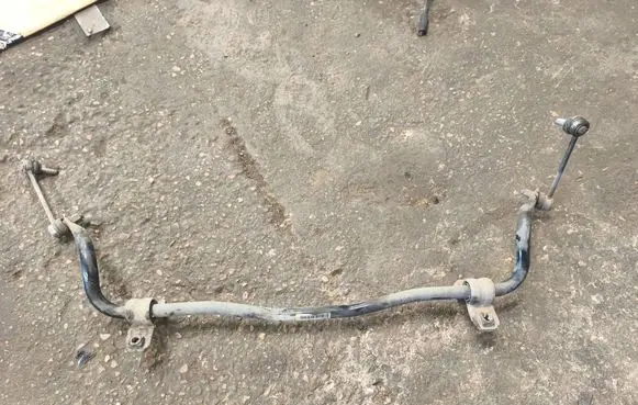 Volvo S90, V90 Front anti-roll bar/sway bar 31387573