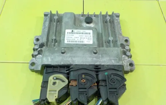 Ford Grand C-MAX Engine control unit/module BV6112A650AEE