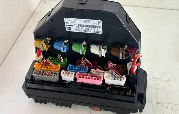 Mercedes-Benz C W204 SAM control unit A2129003414 A2129020706 A2129015104