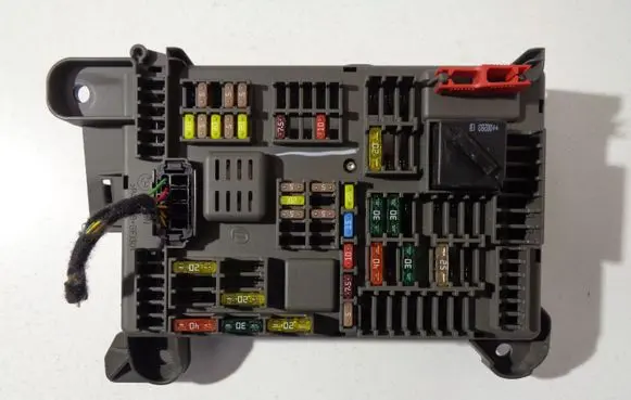 BMW X5 E70 Fuse module 6931687
