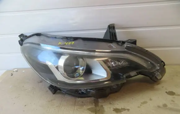Peugeot 108 Headlight/headlamp 811100H150