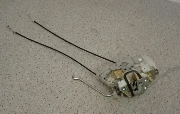 Suzuki Alto Rear door lock 