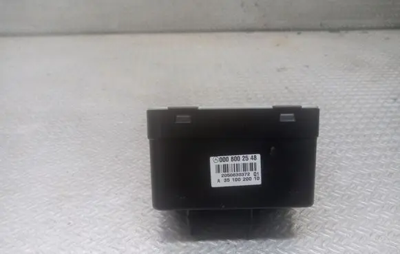Mercedes-Benz E W211 Central locking vacuum pump 0008002548