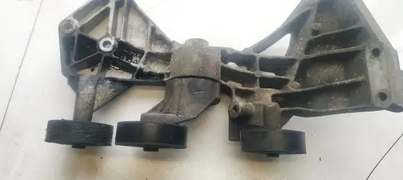 Mercedes-Benz A W168 Engine mounting bracket