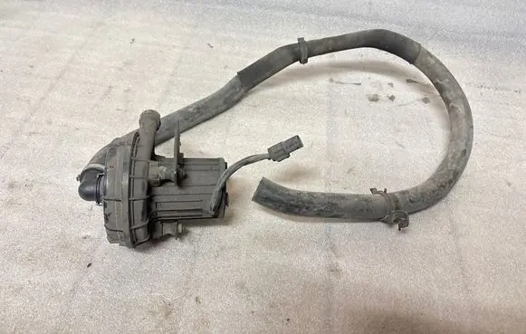 BMW 3 E46 Secondary air pump 7506210