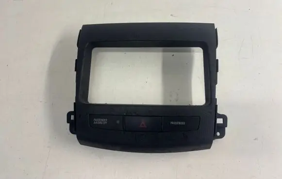 Citroen C-Crosser Radio/GPS head unit trim 8002A540XA