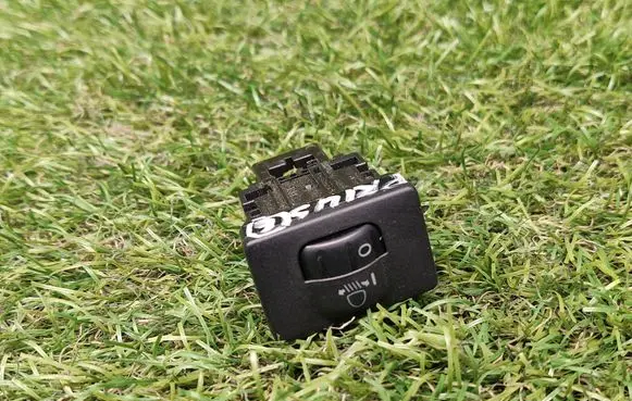 Toyota Prius (NHW20) Headlight level height control switch 134159
