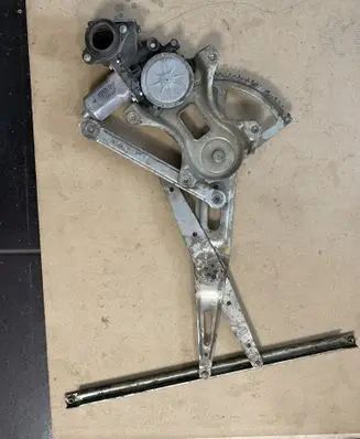 Toyota RAV 4 (XA30) Front door manual window regulator 42252010540