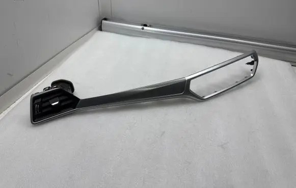 BMW 3 G20 G21 Dashboard glove box trim 6848620 539439 19082019
