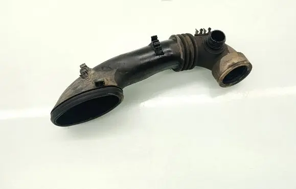 Land Rover Freelander Air intake hose/pipe 13717785066