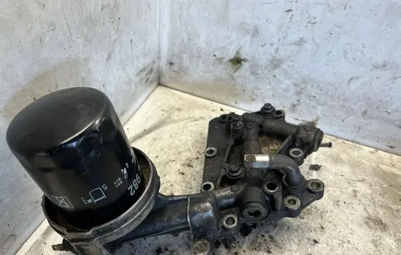 Subaru Outback Oil filter mounting bracket