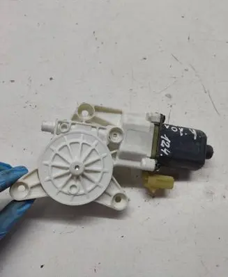 Chrysler Grand Voyager V Rear door window regulator motor 0130822334 3018076-d