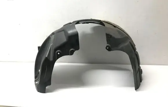Front wheel arch liner splash guards