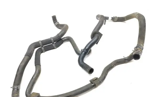 Volkswagen Touareg II Engine coolant pipe/hose 7P6122109B