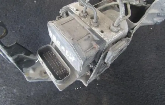 Ford Mondeo Mk III ABS Pump 1s712m110ae 1s71-2m110-ae