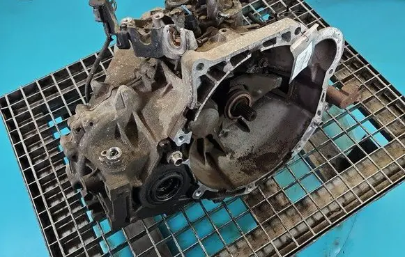 Hyundai Elantra Manual 5 speed gearbox TZ32CU IMPRK1452618