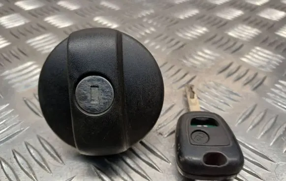 Citroen C3 Fuel tank filler cap 