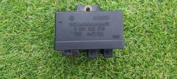 Peugeot 605 Glow plug pre-heat relay 0281003015