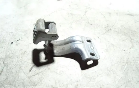 Mercedes-Benz B W245 Tailgate/trunk/boot hinge A1697400537