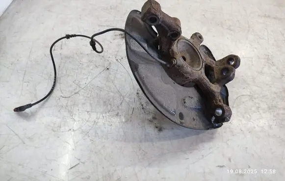 Mercedes-Benz GLK (X204) Front wheel hub
