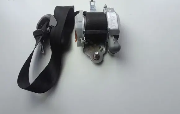 Hyundai i40 Front seatbelt 888103Z000RY