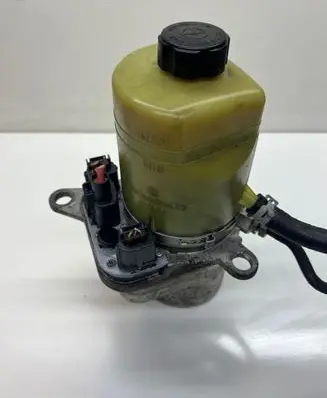 Ford Focus C-MAX Power steering pump 1040085011094