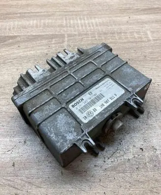 Volkswagen Golf III Engine control unit/module ECU 1H0907311P 0261203707 708