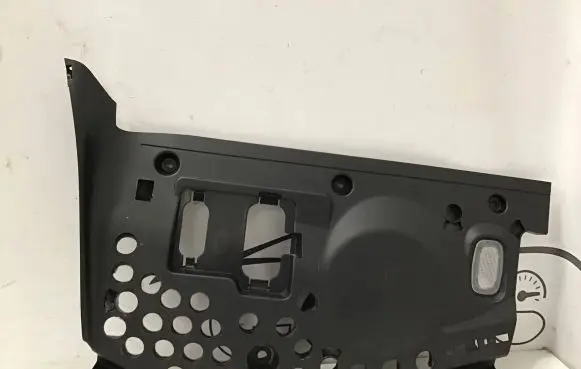 Dashboard lower bottom trim panel