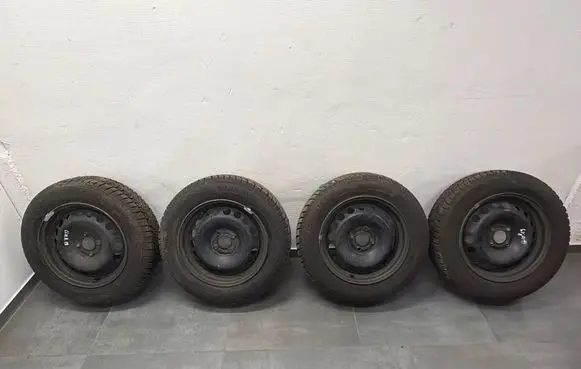 Renault Clio IV R15 steel rim 