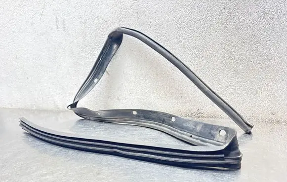 Saab 9-3 Ver1 Rubber seal front coupe door 5116710