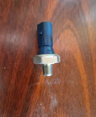 Volkswagen Golf VIII Oil pressure sensor 06K919081