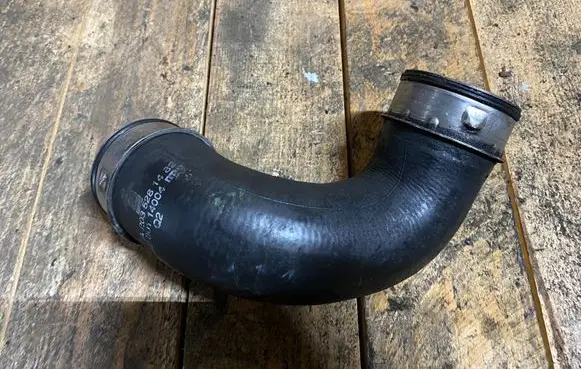 Mercedes-Benz C W203 Intercooler hose/pipe A2035281482 2035281482