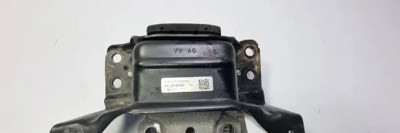 Volkswagen PASSAT B8 Engine mounting bracket 5Q0199555BJ