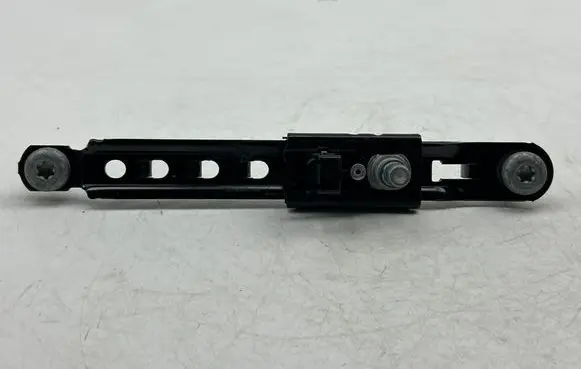 Jeep Grand Cherokee WL Seat belt adjustment rail P68102536AB