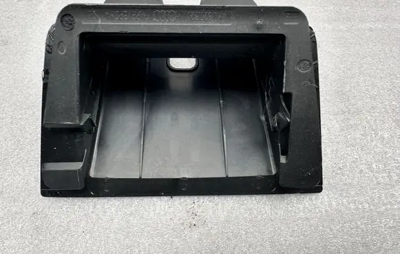 Audi Q7 4M Tailgate/boot lid lock trim 4M0827520