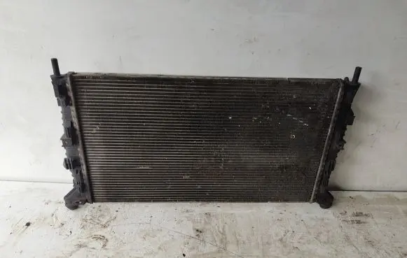 Ford Focus Coolant radiator 3m5h8805tl