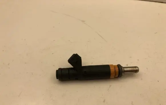 BMW 7 E65 E66 Fuel injector 7506924