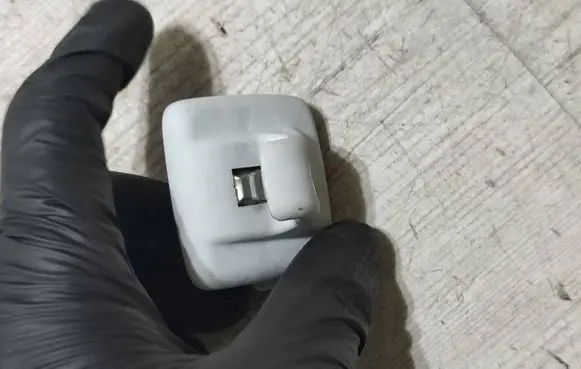 Sun visor clip/hook/bracket