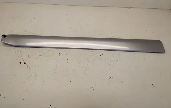 Mitsubishi Outlander Front door trim (molding) 5727A029