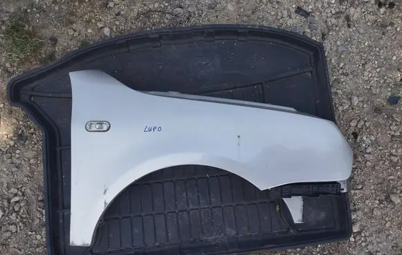 Volkswagen Lupo Fender LR7X