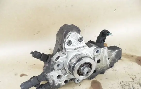 Mercedes-Benz Vito Viano W639 Fuel injection high pressure pump 0445010078 A6460700101