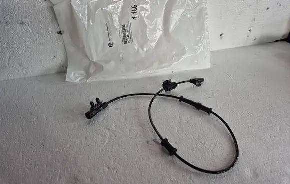 Dodge Challenger ABS rear brake sensor 4779642AD