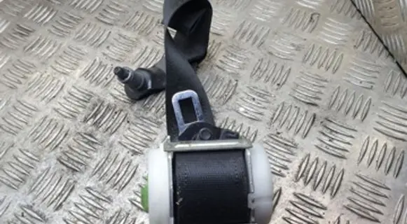 Rear seatbelt