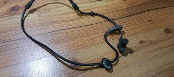 Peugeot 406 ABS brake wheel speed sensor 0285006205