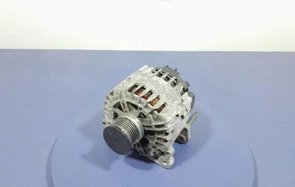 Skoda Kodiaq Generator/alternator 04L903021A