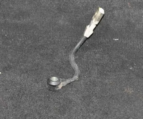 Volkswagen PASSAT B6 Detonation knock sensor 021905377E