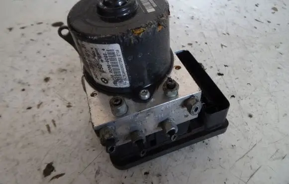 BMW 1 E81 E87 ABS Pump 6778163