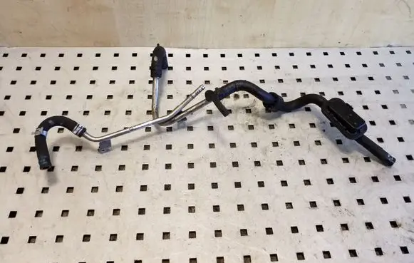 Volkswagen PASSAT B8 Fuel line/pipe/hose 04L201360M